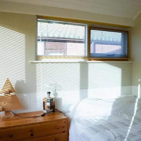 Ferienhaus Gezellig Huisje Aan De Dijk In *