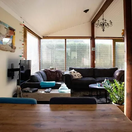 Gezellig Huisje Aan De Dijk In Casa vacanze *